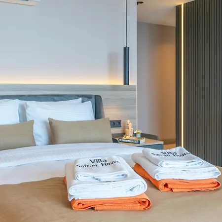 Safran Flower Βίλα