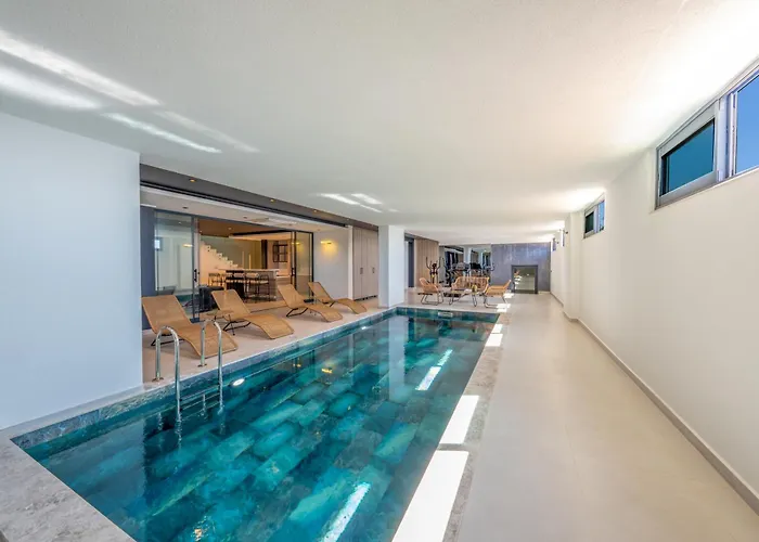 Villa Safran Flower *