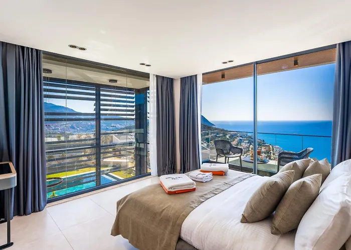 Villa Safran Flower *